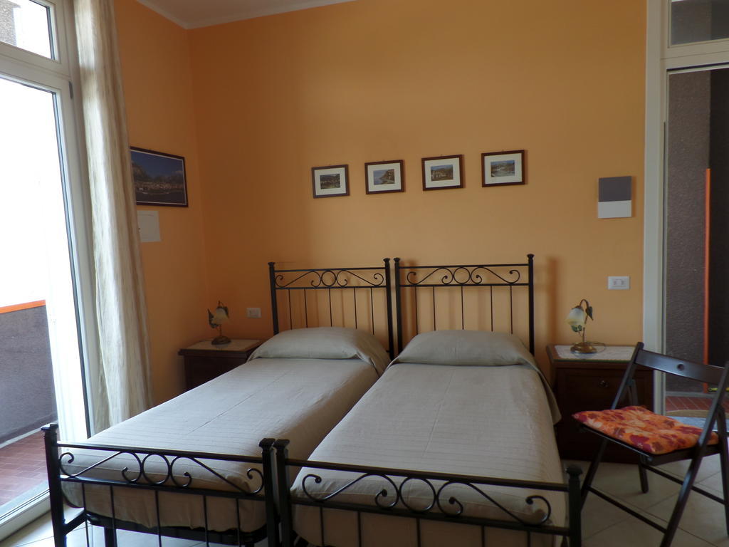 B&B Partenza Funivia Леко Стая снимка